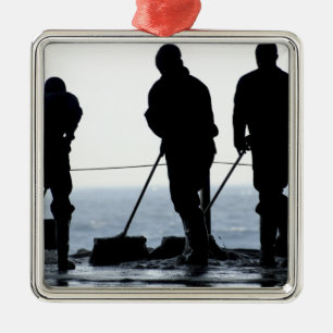 Zeilen vegen de hangar uit metalen ornament