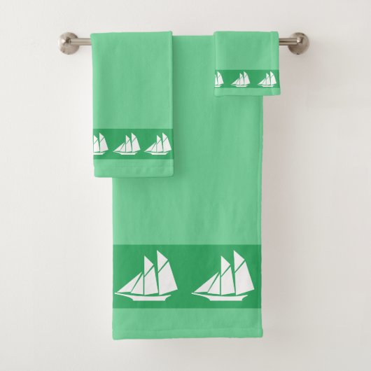 Zeilend jacht op groen bad handdoek (Insitu)