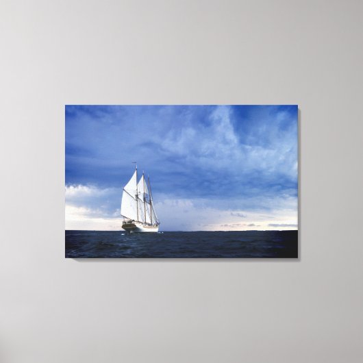 Zeilend schip op het Oostzeegebied Canvas Afdruk (Voorkant)