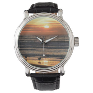 Zeilingen van het Zee op de zon Horloge