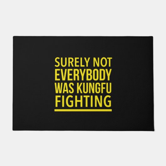 Zeker niet iedereen was kungfu-vechten. deurmat (Voorkant)