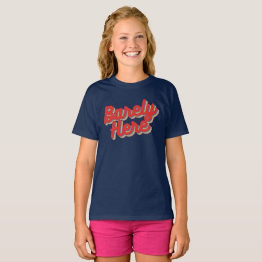 Zelden hier / Rood T-shirt (Voorkant volledig)