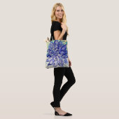 Zeldzame Blauwe Dahlia Tote Bag (Op model)