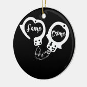 Zelfde handboeien voor criminaliteit en handige ha keramisch ornament (Links)