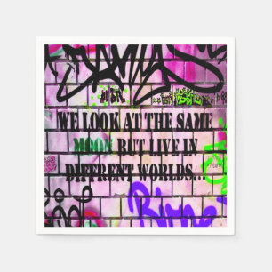 Zelfde maan Verschillende werelden kleurrijke graf Servet