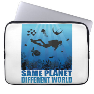 Zelfde planeet Verschillende World Scuba Diver Laptop Sleeve
