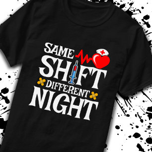 Zelfde verschuiving Verschillende nacht - Nachtver T-shirt