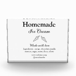 Zelfgemaakt ijs en ingrediënten gemaakt met liefde fotoblokken