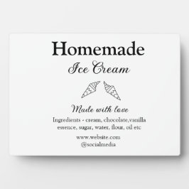 Zelfgemaakt ijs en ingrediënten gemaakt met liefde fotoplaat