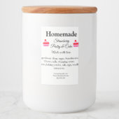 Zelfgemaakte aardbeientaart gebak gemaakt met lief voedselcontainer etiket (Voorkant)