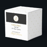 Zelfgemaakte bad & body verpakking | Goud & Zwart Bedankdoosjes<br><div class="desc">Voor uw handgemaakte en zelfgemaakte suikerscrubs, lotions, crèmes, bodybutters en zeep, kunt u deze doos aanpassen aan uw recept. Volledig aanpasbaar, zodat het kan worden gebruikt voor elke geur of smaak — en niet alleen bad- en lichaamscadeaus. We hebben deze zwart-wit geschenkdozen gemaakt, zodat ze kunnen worden gepersonaliseerd voor veel...</div>