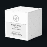Zelfgemaakte bad & body verpakking | Zwart-wit Bedankdoosjes<br><div class="desc">Voor uw handgemaakte en zelfgemaakte suikerscrubs, lotions, crèmes, bodybutters en zeep, kunt u deze doos aanpassen aan uw recept. Volledig aanpasbaar, zodat het kan worden gebruikt voor elke geur of smaak — en niet alleen bad- en lichaamscadeaus. We hebben deze zwart-wit geschenkdozen gemaakt, zodat ze kunnen worden gepersonaliseerd voor veel...</div>