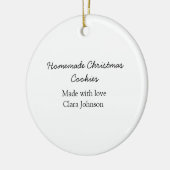 Zelfgemaakte kerstkoekjes gemaakt met liefde voeg  keramisch ornament (Links)
