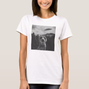 Zelfie van stokstaartje in een berglandschap Surre T-shirt