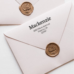Zelfinkende stempel voor familienaam retouradres