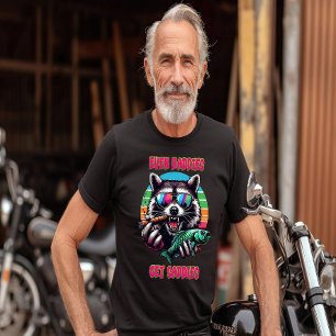 Zelfs baddies krijgen Saddies Racoon met een vis T-shirt