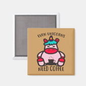Zelfs eenhoorns hebben koffie nodig Funny Roze Een Magneet (Voorkant / Achterkant)