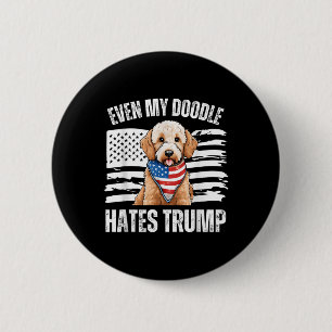 Zelfs mijn Golden Doodle haat Trump Liberal Harris Ronde Button 5,7 Cm