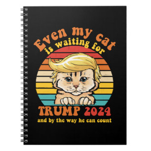 Zelfs Mijn Kat Wacht Op Trump 2024 Kleding Notitieboek