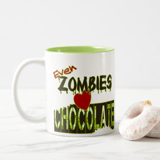 Zelfs Zombies Love Chocolate Mok (Met donut)