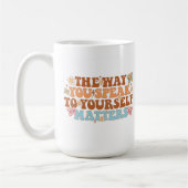 Zelfsprekende zaken versterken koffiemok (Links)