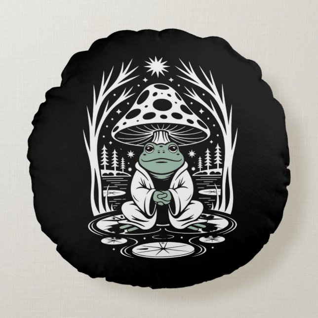 Zen Frog Under Mushroom– Meditating Frog Nature  Rond Kussen (Voorkant)