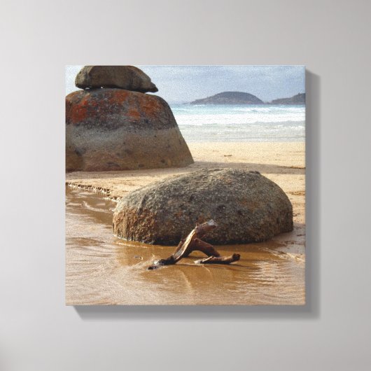 Zen gestapelde stulders op strand canvas afdruk (Voorkant)