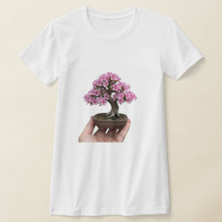 Zen in handpalm: Miniatuur bloeiende Azalea Bonsai T-shirt