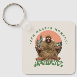 Zen Meester Moment Namaste - Bigfoot Meditatie Sleutelhanger