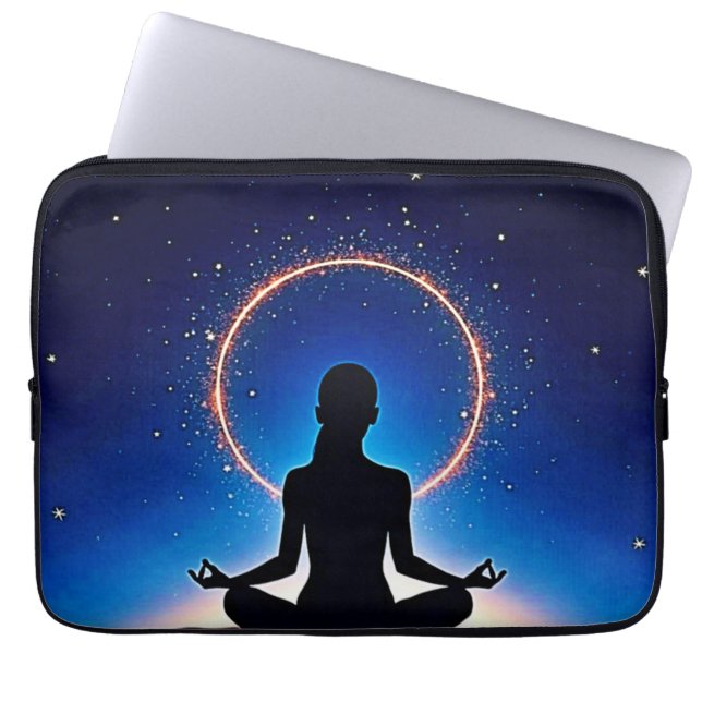 Zen onder de sterren: kosmische meditatie laptop sleeve (Voorkant)