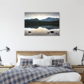 Zenreflecties in een bergmeer canvas afdruk (Insitu (Slaapkamer))
