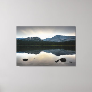 Zenreflecties in een bergmeer canvas afdruk
