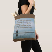 Zephaniah 3:17 Geniet van je met zingen. Tote Bag (Dichtbij)