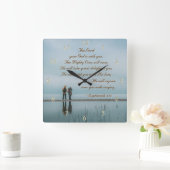 Zephaniah 3:17 Geniet van je met zingen. Vierkante Klok (Huis)