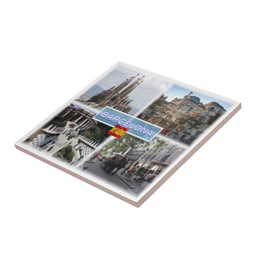 zES155 BARCELONA Sagrada Familia Casa Batllo Tegeltje (Zijkant)