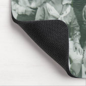 Zes cowmeisjes in petten en sashes. muismat (Hoek)