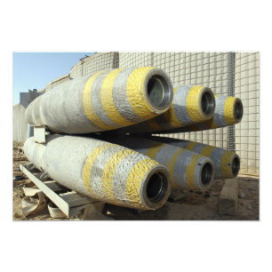 Zes GBU-12 bommen zitten in een rek Foto Afdruk