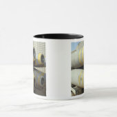 Zes GBU-12 bommen zitten in een rek Mok (Midden)