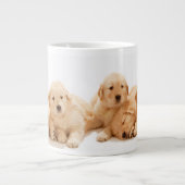 Zes Golden Retriever Puppies Grote Koffiekop (Voorkant)