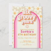 Zes Groovy Jaar Daisy Rainbow Verjaardag Uitnodigi Kaart (Voorkant)