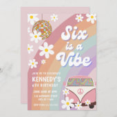 Zes is een vibe 6e verjaardag uitnodiging groovy m (Voorkant / Achterkant)