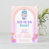 Zes is zo lief regenboog cupcake zesde verjaardag kaart (Staand voorkant)