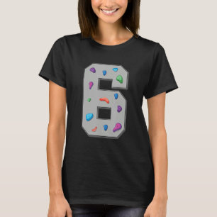Zes jaar oude klimmer op zaterdag met een rotbekli t-shirt