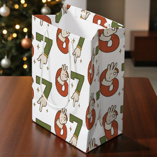 Zes Zeven 67 6 7 Kerstmis Kerstman Elf Meme Medium Cadeauzakje