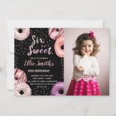 Zes zoete zwart roze foto donut verjaardag kaart (Voorkant)