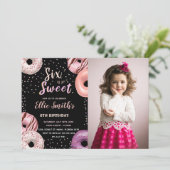 Zes zoete zwart roze foto donut verjaardag kaart (Staand voorkant)