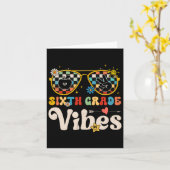 Zesde Graad Vibes - 6e Graad Team Retro 1e Dag O Kaart (Gele Bloem)