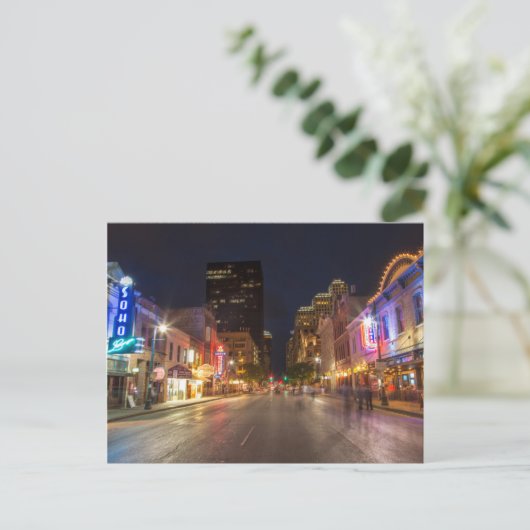 Zesde straat in Dusk in het centrum van Austin, Te Briefkaart (Staand voorkant)