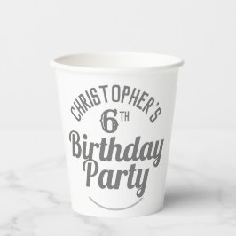 Zesde verjaardag van het kind papieren bekers