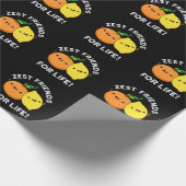 Zest Friends for Life Funny Citrus Pun Dark BG Cadeaupapier (Hoek)